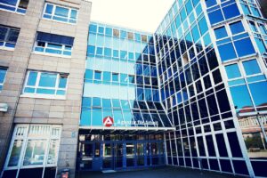 副業で月5万円を稼ぐために通勤中にできる作業は？